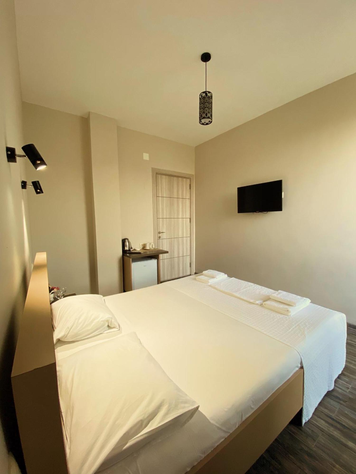Hotel Vs كوبوليتي المظهر الخارجي الصورة